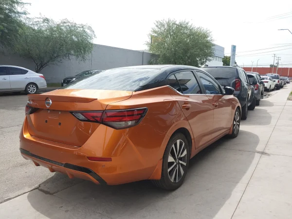 Sentra Exclusive Bitono Cvt 2020 - Image 4