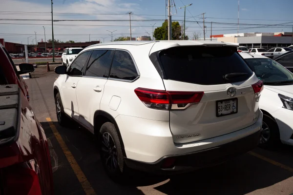 Highlander XLE 2019 - Image 6