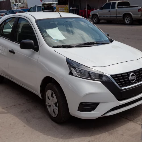 Versa Sense M/T A/C 2017