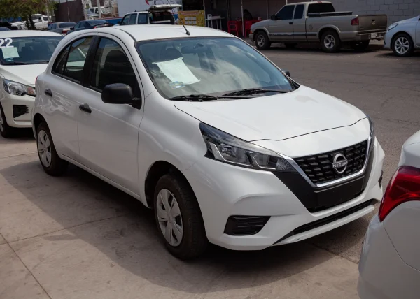 Versa Sense M/T A/C 2017